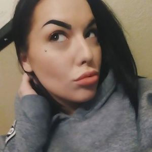 Meet your Posher, Lola